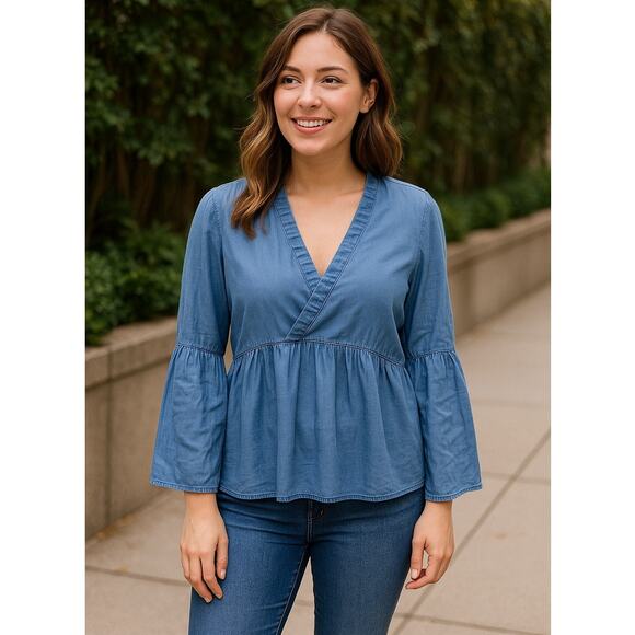 Lee Tops - 2/$30 Lee Chambray Babydoll Peplum Top Size M Women Blue V-Neck Tencel Blouse